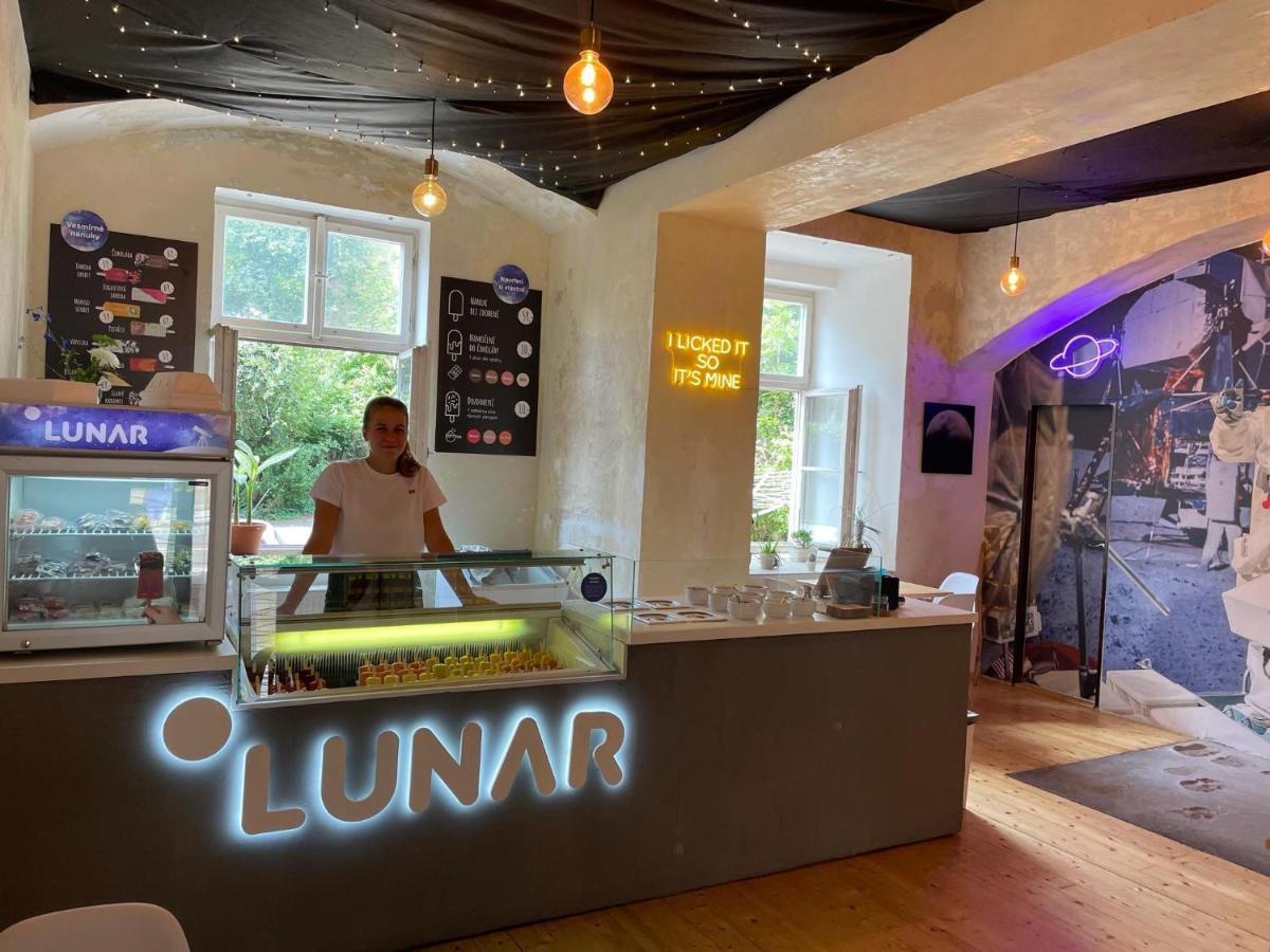 Charles Square Hostel Prag Dış mekan fotoğraf