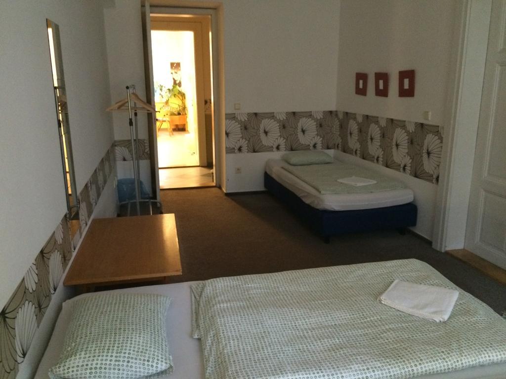 Charles Square Hostel Prag Dış mekan fotoğraf