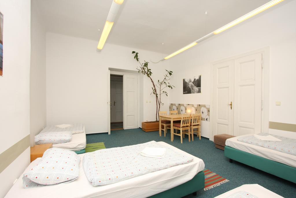 Charles Square Hostel Prag Oda fotoğraf